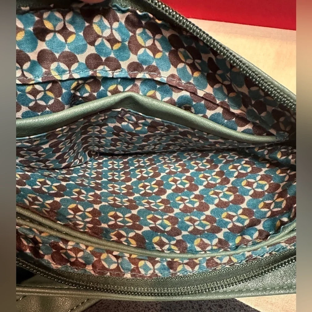 Black Rivet Green Faux Leather Crossbody Purse Multiple Sections 9”x10”x1.5” - Picture 6 of 14